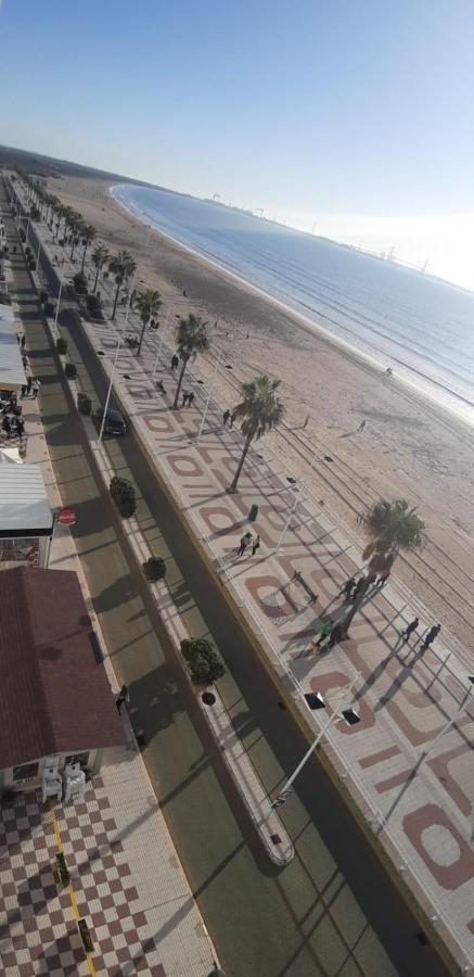 Primera Linea De Playa En Valdelagrana El Puerto de Santa Maria Exterior foto